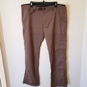 Prana Men's Tan Belted Stretch Cargo Pants Size 40W x 32L